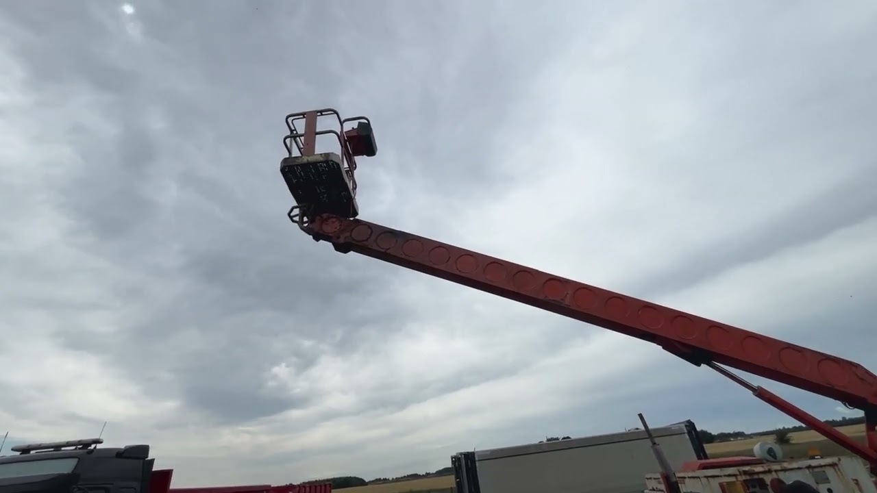 Bomlift Grove AMZ66