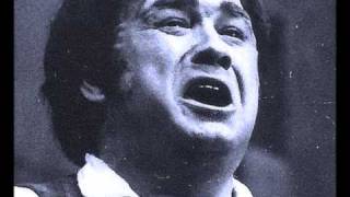 Robin Donald (tenor) sings Mamma This Wine Burns Like Fire