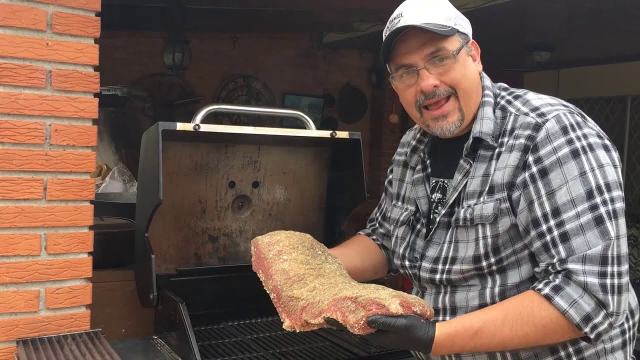 Brisket ahumado en parrilla de gas
