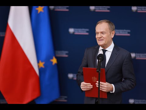 Premier Donald Tusk podczas konferencji prasowej po posiedzeniu Rady Ministrów w KPRM.