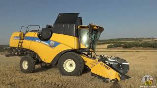 New Holland CX5.80 & Tort folding cutter bar