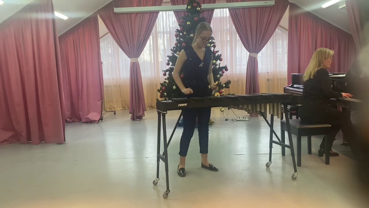 Мерисаар Ангелина, 14 лет - Концерт для домры с оркестром А.Лоскутов