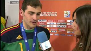 Iker Casillas Kissing Sara Carbonero   BEHIND THE CAMERA - HD