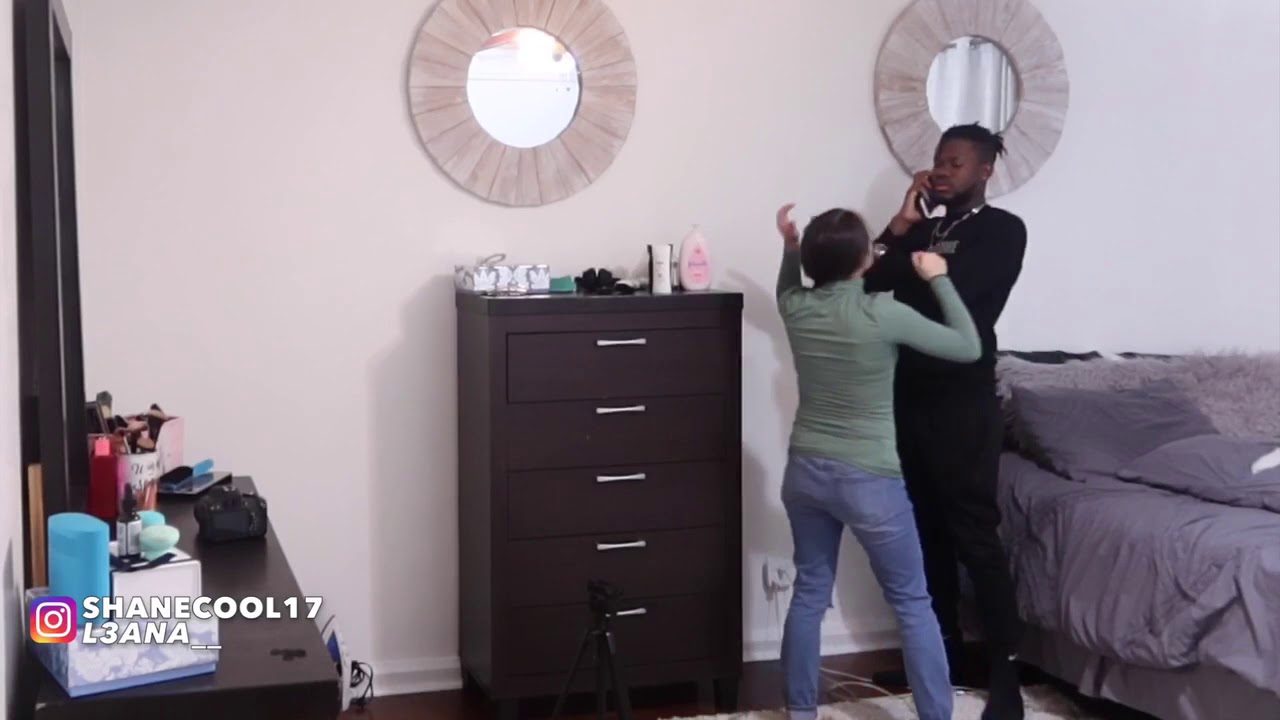 ДРУГАЯ ДЕВУШКА ЗВОНИТ МНЕ НА ТЕЛЕФОН - Подкол над моей женой