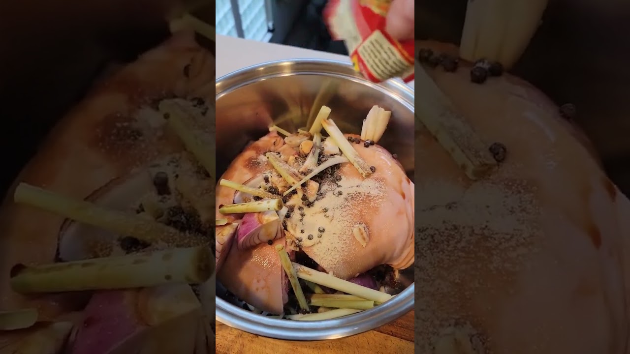 Жареная свиная ножка