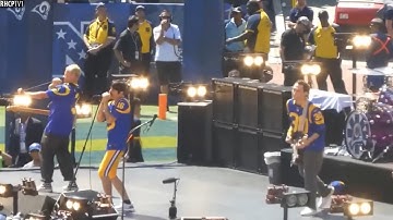 Flea Gets Absolutely Furious At The Bass Tech!