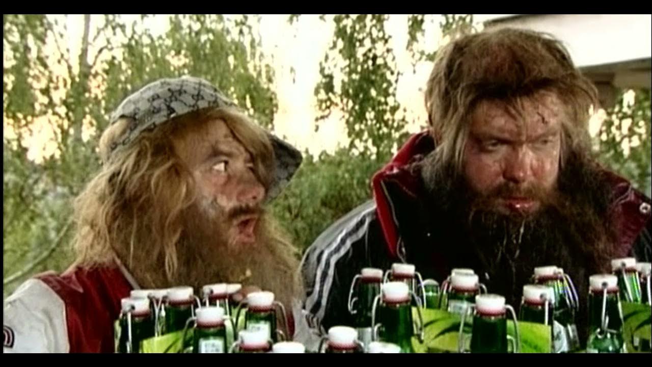 Сифон и Борода пьют просроченное пиво. Наша Раша. - YouTube