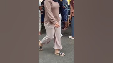 wanita cantik mencuri perhatian netizen di media sosial#short viral#trending