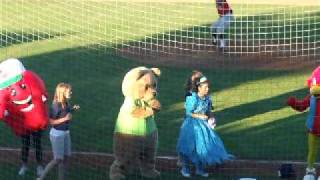 AppleSox Mascot Night Dance.avi