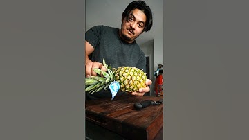 This is the best way to cut a pineapple in my opiñapple. #pineapple #fruit