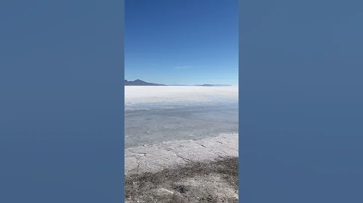 Bonneville Salt Flats, a lot to cross!