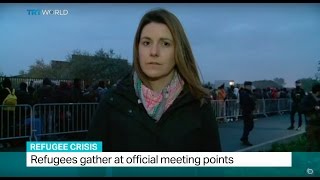 Refugee Crisis: Migrants start evacuating Calais 'Jungle' camp