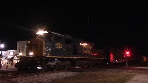 CSX SD70MAC Rebuild #4567 leads CSX Q400-20 by Benson, NC