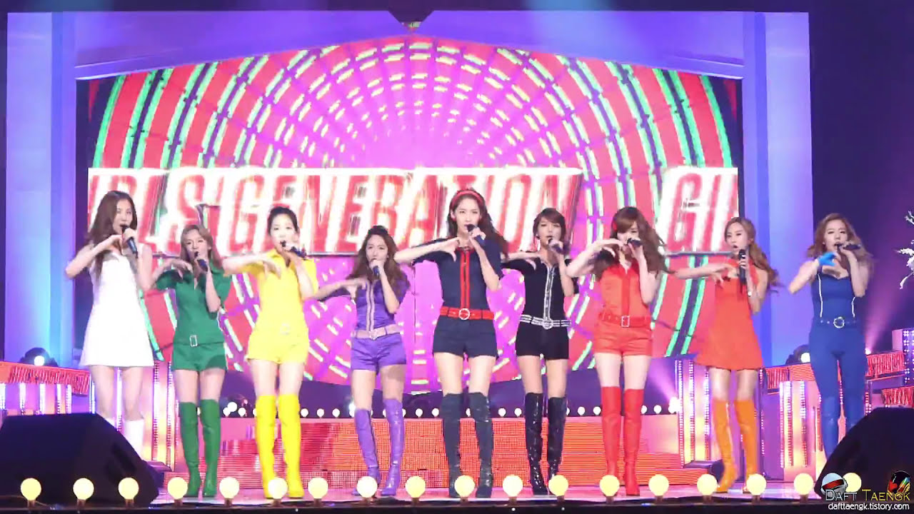 2011/05/11 세계 공영 TV 총회 축하음악회 소녀시대 - Hoot 직캠 by DaftTaengk