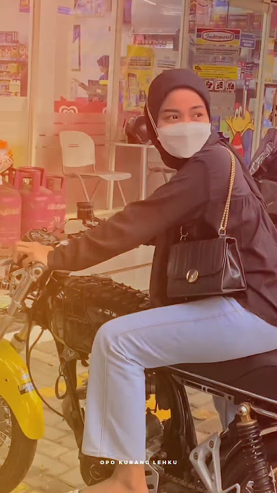 Jebul nek enek cewek e ngene nyeni maseh😁🖤 #denycaknan #kalehwelasku #cb #clasic #honda