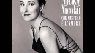 Video thumbnail of "Nicky Nicolai - E' la vita"