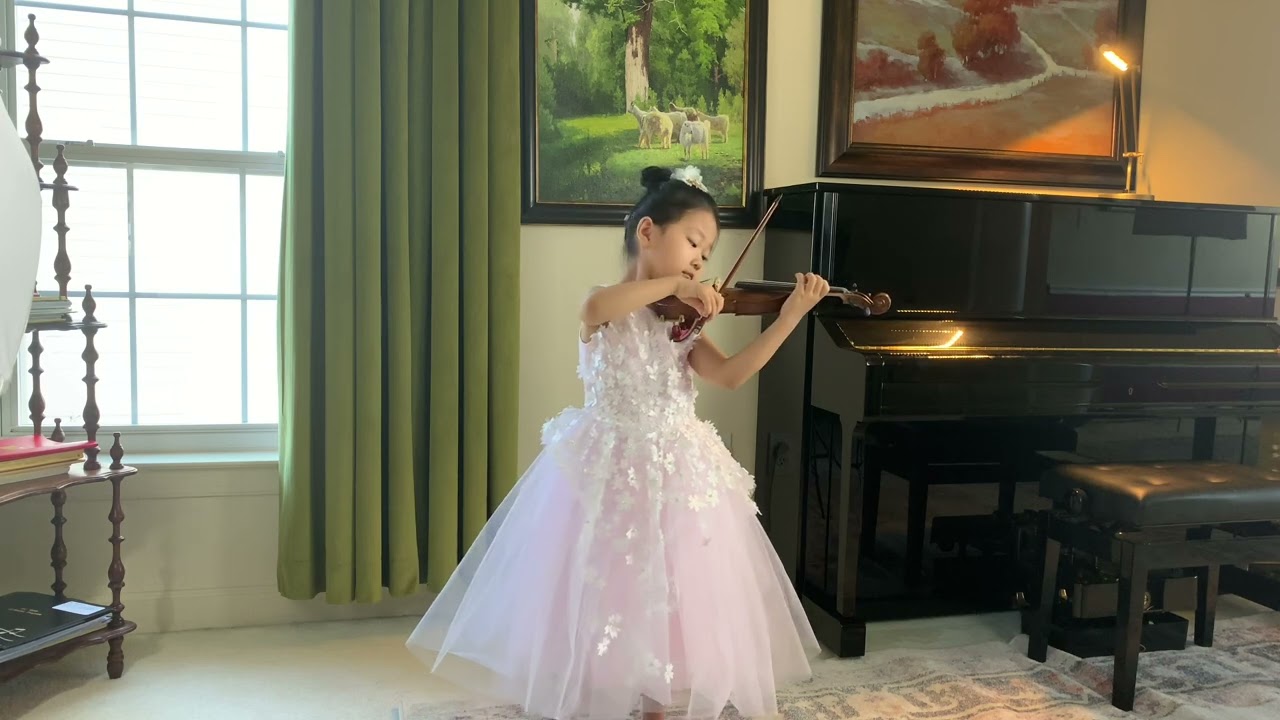 Minuet I & II from Suite No.1 by J.S. Bach - Aurora Su ( 6 y.o. 1/8 violin)