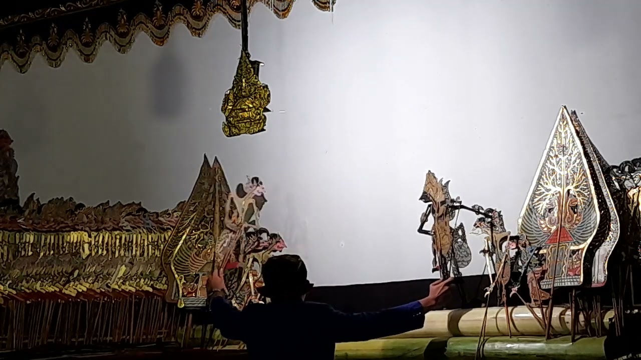 Seni: Pagelaran wayang kulit  Ki Haryo Adi Priambodo,.... Lakon Wahyu Purbo Sejati (part 1)