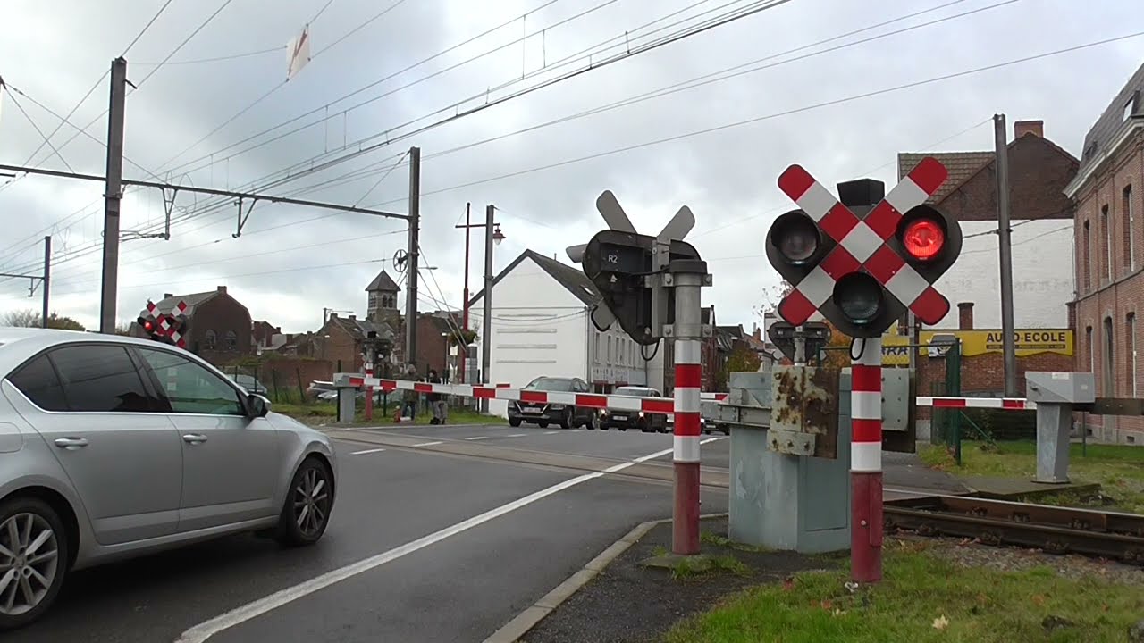 Passage a Niveau Binche/ Spoorwegovergang/ Railroad-/ Level Crossing/ Bahnübergang