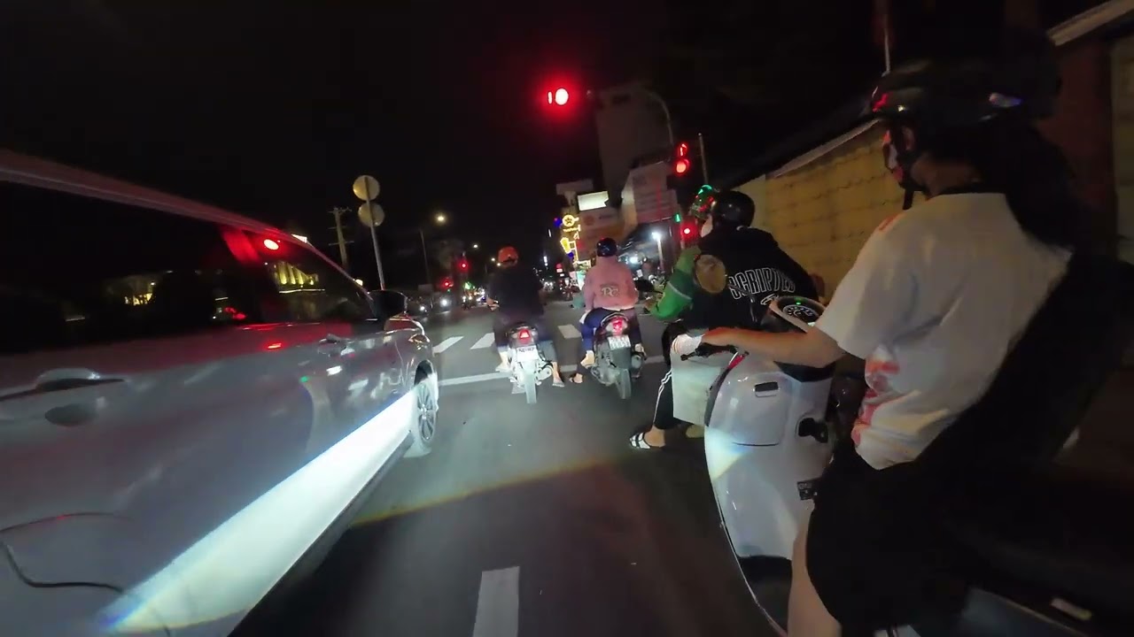 GrabBike Motovlog #1: Ngày đầu tiên quay vlog đã gặp tình huống 