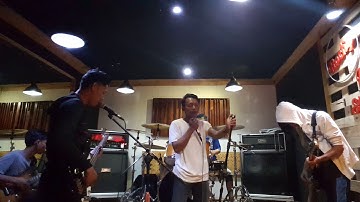 Amatir band - langit - kertas tisu