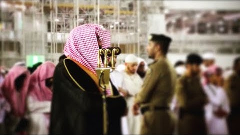 “إِنَّ الله وَمَلائِكَتَهُ يُصَلّونَ عَلَى النَّبِي..” تلاوة تحبيرية بديعة للشيخ بندر بليلة