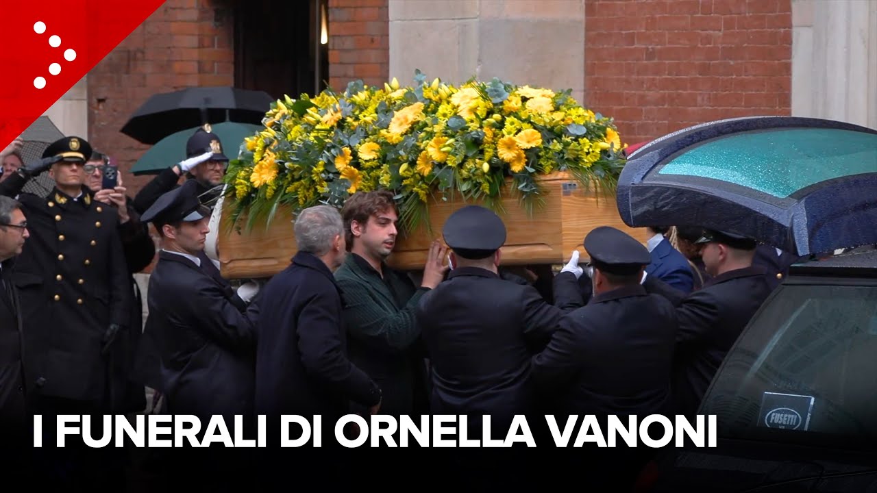 Milano, i funerali di Ornella Vanoni