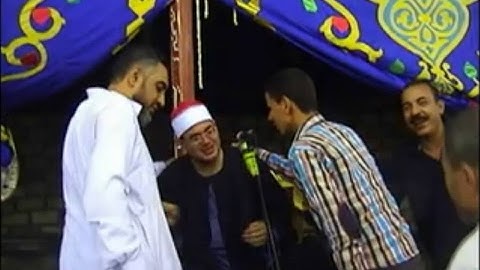 القارئ محمود علي حسن يغوص في بحرالنغم و يُشرح الصدورويُمتع الأذان بمقطع من سورة العاديات والقارعة