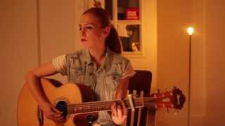 Ezgi Yelen - Love You Better Acoustic Cover by Oh Land Resimi