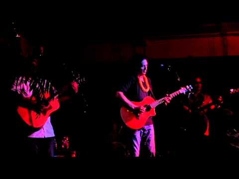 John Cruz - Kawailehua'a'alakahonua (Maui live 1.1.11 @ Stella Blues)