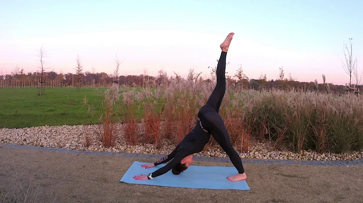 DrMro: 25 min Yoga core - Opole, Poland