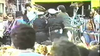 Cyndi Lauper - Guy arrested at concert 1984