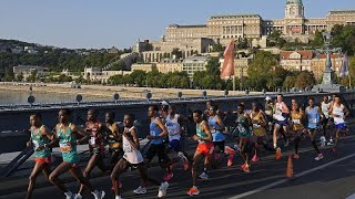 Dernière journée des Mondiaux d'athlétisme, l'Ougandais Victor Kiplangat remporte le marathon