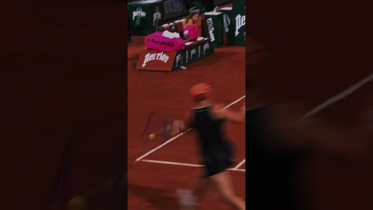 Diana Shnaider’s insane passing shot in her first Roland-Garros semifinal ✨ #SportsTikTok #Shnaider