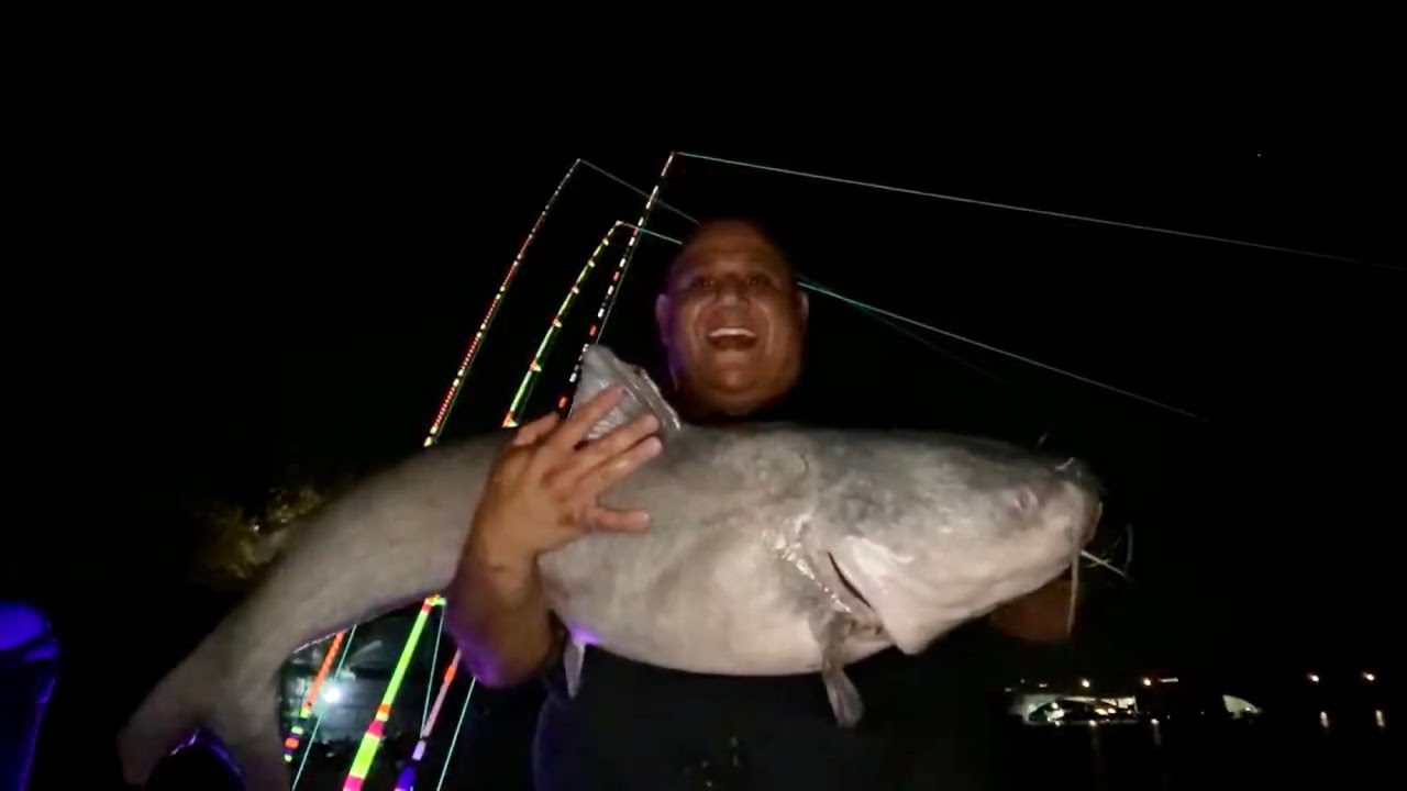 1:48:15 Chunky Cats Whoopin' Blue Catfish Live Bank Fishing Show !!!  1:40:40 