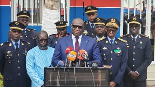 VISITE DU MINISTRE DE L'INTÉRIEUR MAKHTAR CISSÉ À LA CASERNE DES SAPEURS-POMPIERS DE MALICK SY