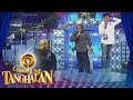 Tawag ng Tanghalan: Vice Ganda and Vhong Navarro make fun of a microphone stand