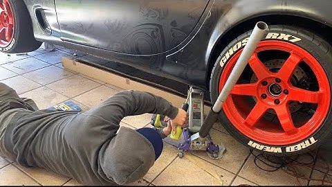 Mounting Side skirts on the Rx7 (part 3)!