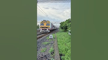 Howrah Mainline Local train Passing at a good speed !! ICF 3Phase EMU Local train #shorts #train