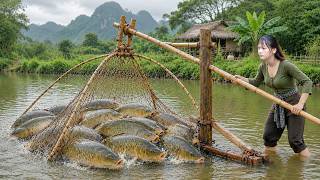 The Beautiful Country Girl Makes A Bamboo Trap To Harvest Fish From The Stream
