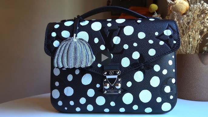 Louis Vuitton x Yayoi Kusama Monogram Speedy Bandouliere 25 – Madison  Avenue Couture