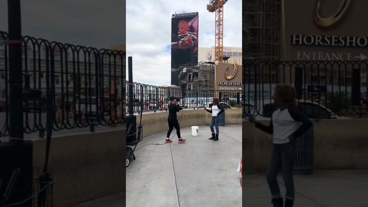 This Busker Asked Kelly Clarkson To Sing Shorts Wait Til She Recognizes Her 