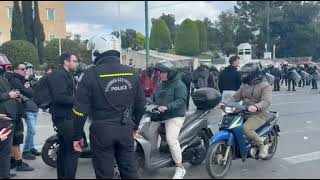 Ο δρόμος στο Σύνταγμα άνοιξε (2)