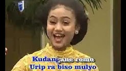 Sambel Kemangi - Dyah Probo Rini - Durasi: 5:34. Sambel Kemangi - Dyah Probo Rini - Durasi: 5:34.