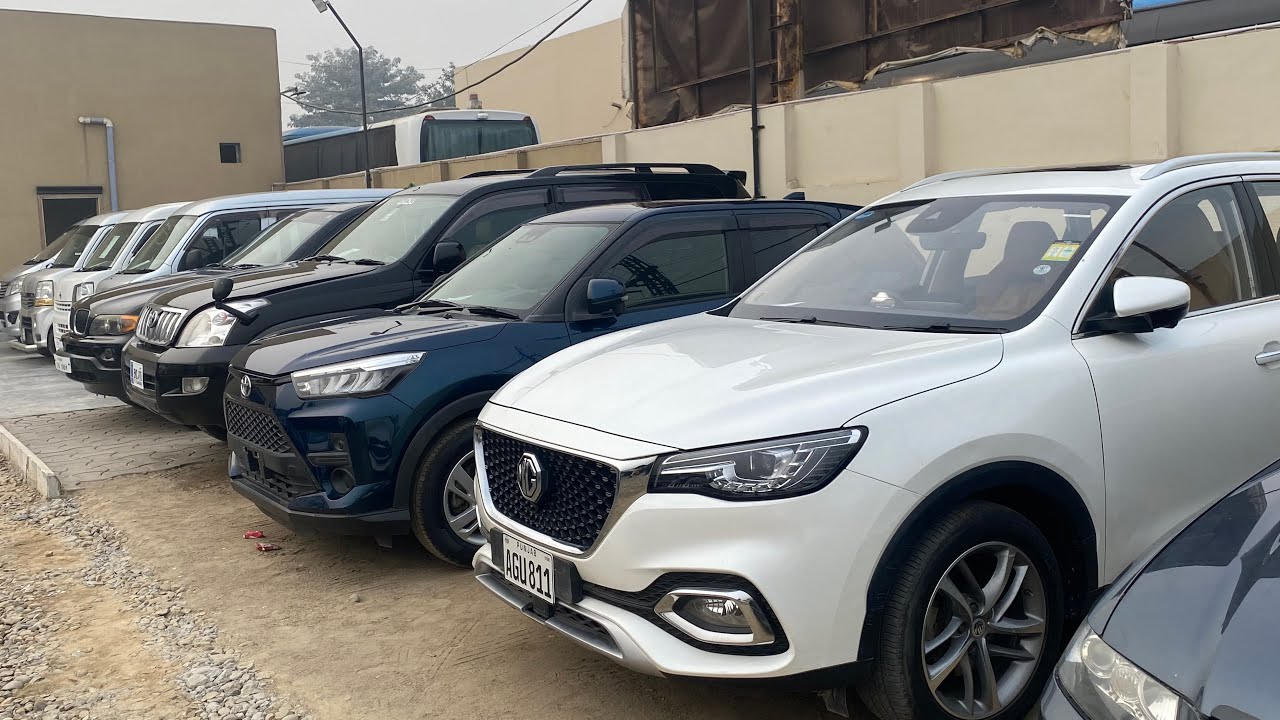 Gujranwala used car Jumah bazar low price car for sale. 25 December 2025