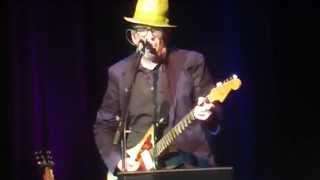 Elvis Costello - Less Than Zero (Copernicus Center, Chicago)