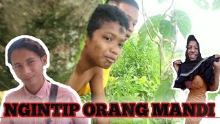 Ngintip Orang Mandi