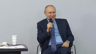 «Теплицы у вас шикарные!»: Владимир Путин похвалил комплекс на Чукотке