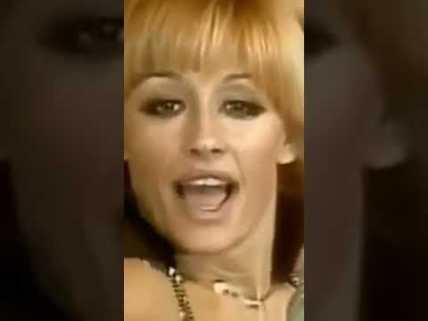 Raffaella Carra. Caliente, Caliente. #shortsvideo