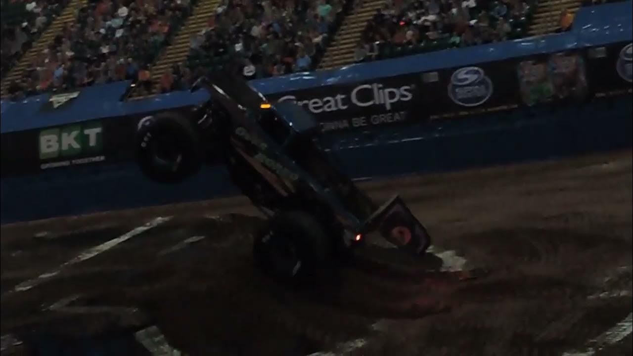 Over Bored Monster Truck 2 Wheel Skills Challenge ( Monster Jam Nutter